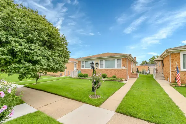8133 Hamlin AVE, Skokie, IL 60076