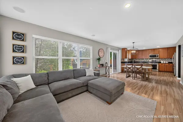 1131 Spinnaker ST, Pingree Grove, IL 60140