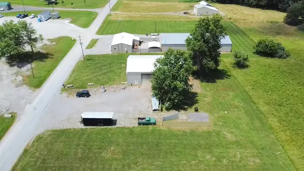 9422 E Bellview RD, Mt Vernon, IL 62864