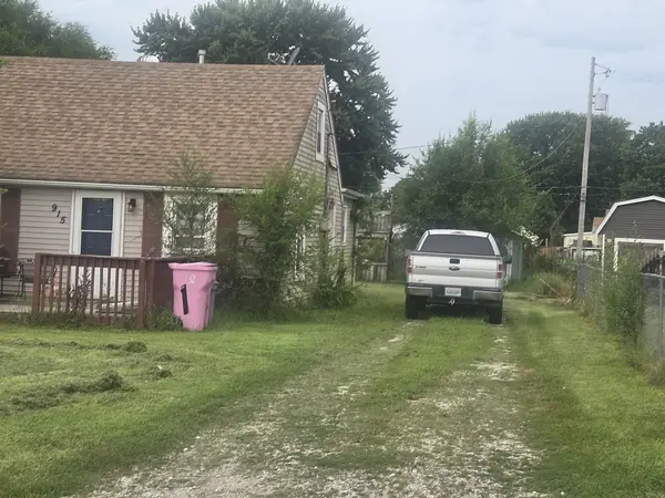 915 3rd ST, Colona, IL 61241