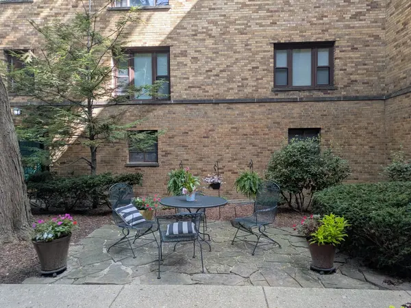 1535 Monroe AVE #2, River Forest, IL 60305