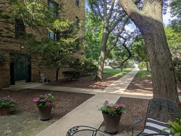 1535 Monroe AVE #2, River Forest, IL 60305