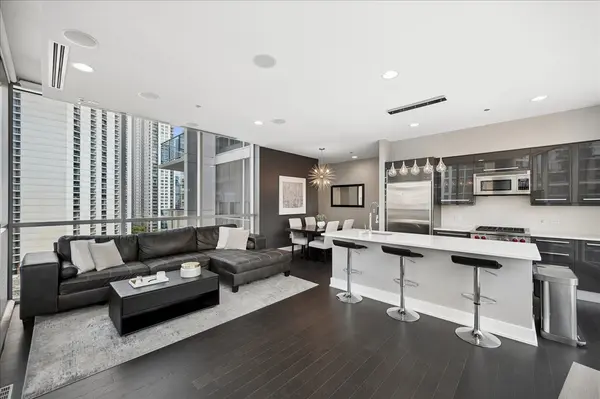 110 W Superior ST #1003, Chicago, IL 60654