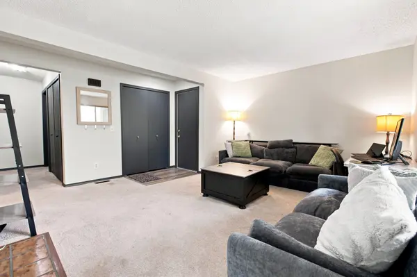 904 Kara DR #904, Champaign, IL 61822