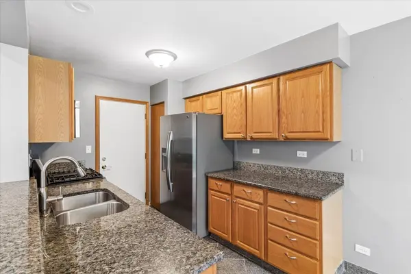 1404 E Baronet LN, Palatine, IL 60074