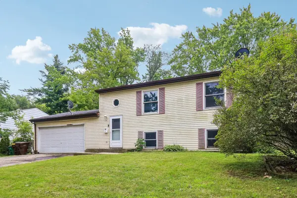 107 W Melody LN, Woodstock, IL 60098