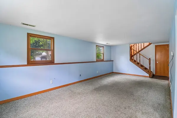 107 W Melody LN, Woodstock, IL 60098