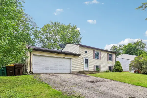 107 W Melody LN, Woodstock, IL 60098