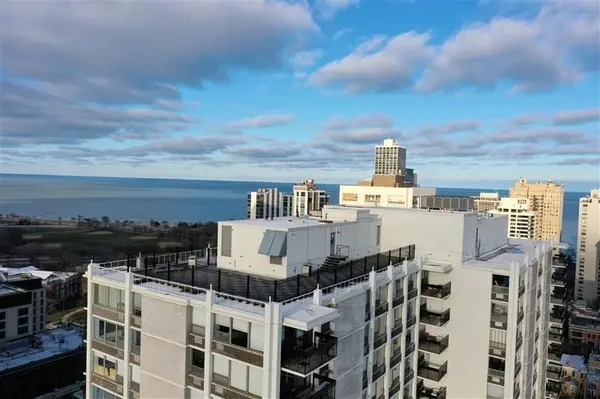 1460 N Sandburg TER #2106A, Chicago, IL 60610