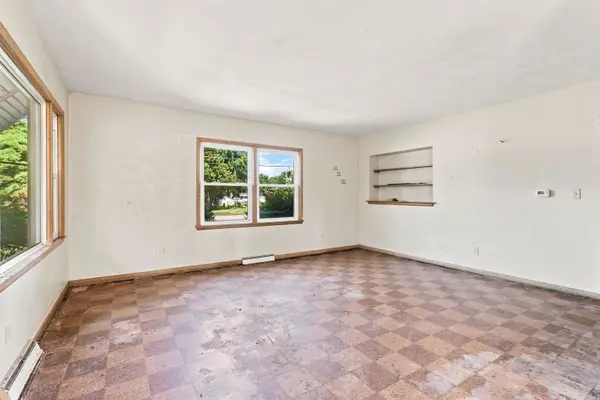 2525 N Fairmount ST, Davenport, IA 52804