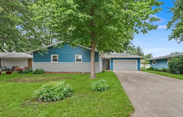 709 Mikel DR, Rantoul, IL 61866