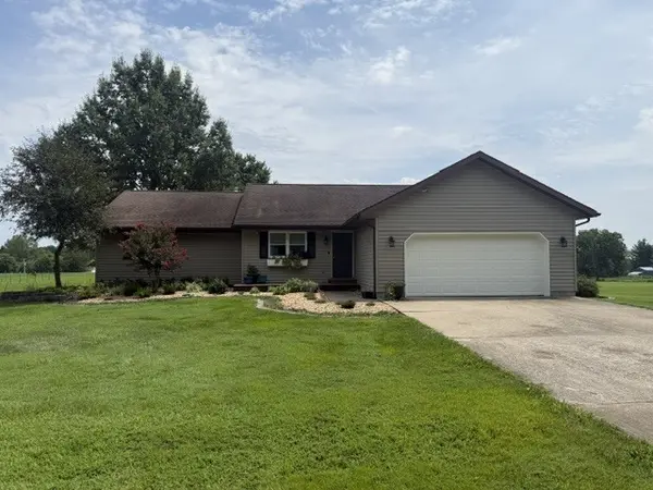 10468 Chayla RD, Marion, IL 62959