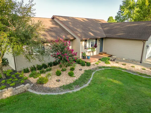 10468 Chayla RD, Marion, IL 62959