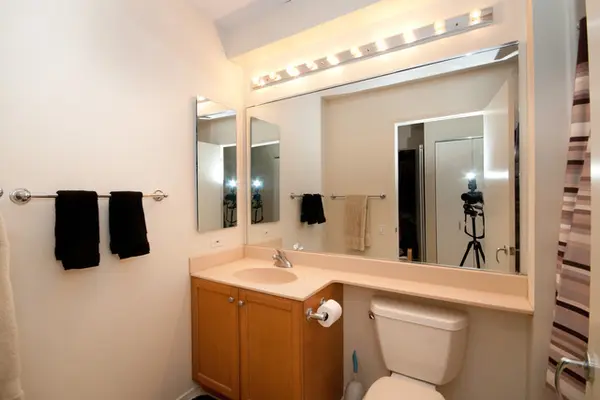 400 N LaSalle BLVD #2203, Chicago, IL 60654