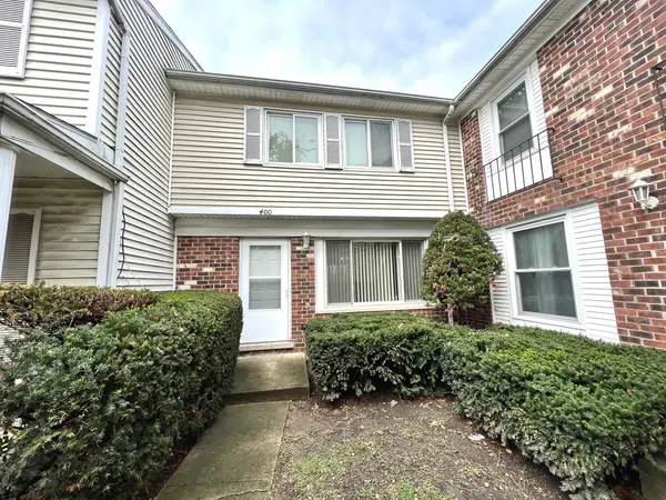 400 Wellington LN, Bolingbrook, IL 60440