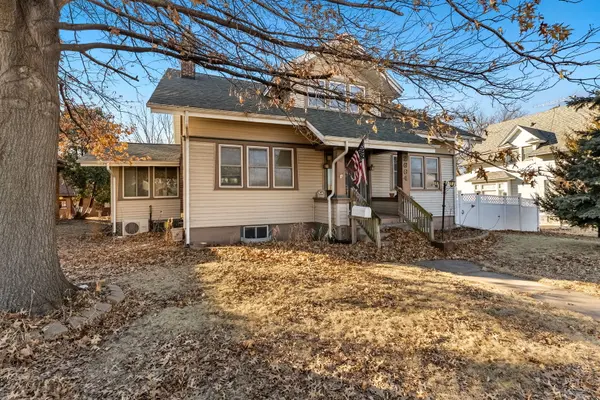 2664 Harrison ST, Davenport, IA 52806