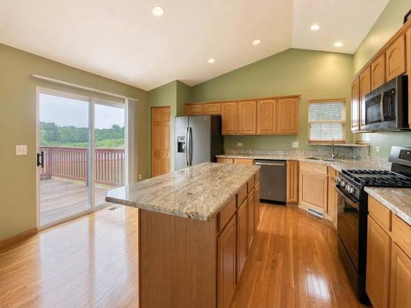 8416 Redbud CT, Wonder Lake, IL 60097