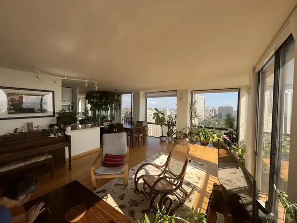 345 W Fullerton Pkwy #2501, Chicago, IL 60614