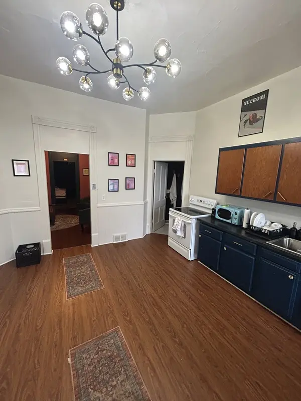 710 W 3rd ST, Davenport, IA 52802