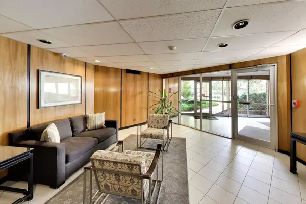 1040 Erie ST #505, Oak Park, IL 60302