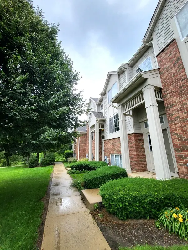 3348 Cameron DR, Elgin, IL 60124