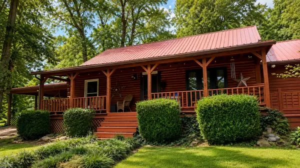 690 Ganntown LN, Grantsburg, IL 62943