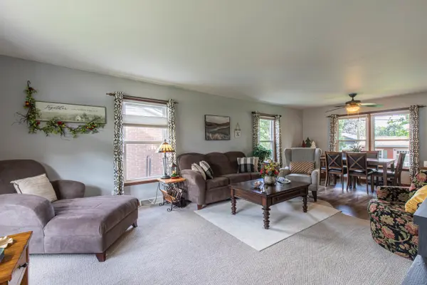 1027 W 3rd ST, Spring Valley, IL 61362