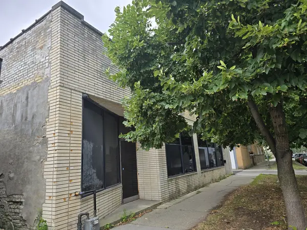 2405 W Ardmore AVE, Chicago, IL 60659
