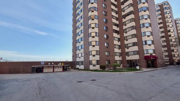 7337 S South Shore DR #412, Chicago, IL 60649