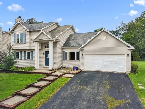 212 Galvin Pkwy, Harvard, IL 60033