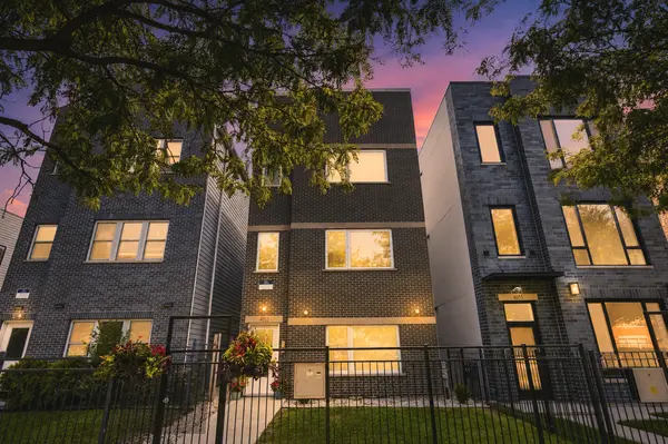 4053 S Prairie AVE, Chicago, IL 60653