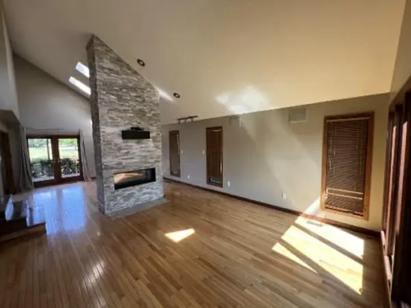 2592 Leach DR, Naperville, IL 60564