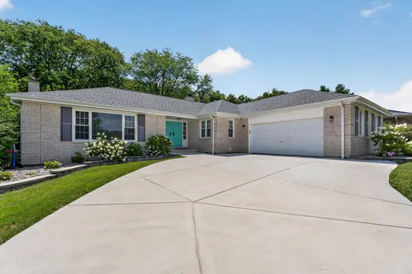 7449 W Ute LN, Palos Heights, IL 60463