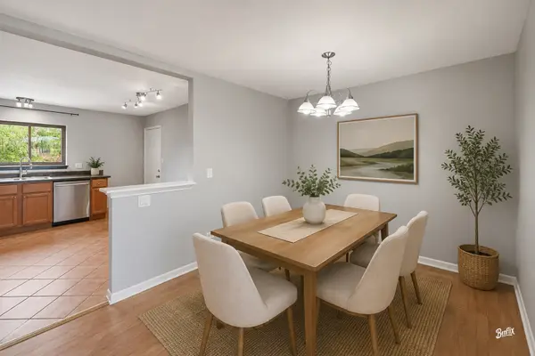 2215 Nichols RD #21F, Arlington Heights, IL 60004