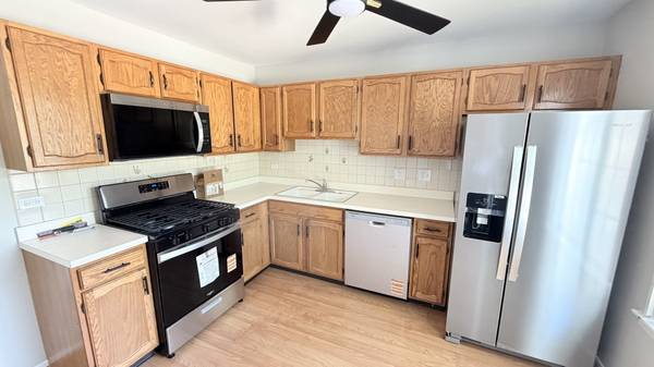 1975 Windsong DR, Schaumburg, IL 60194