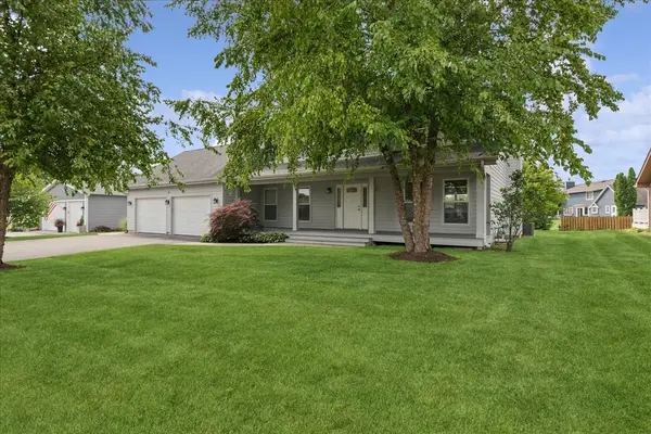 169 White Pine LN, Lake Villa, IL 60046