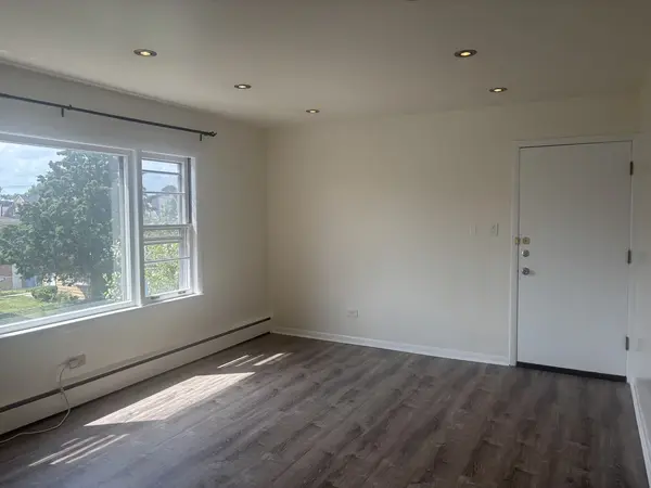 7074 W Diversey AVE #2F, Chicago, IL 60707