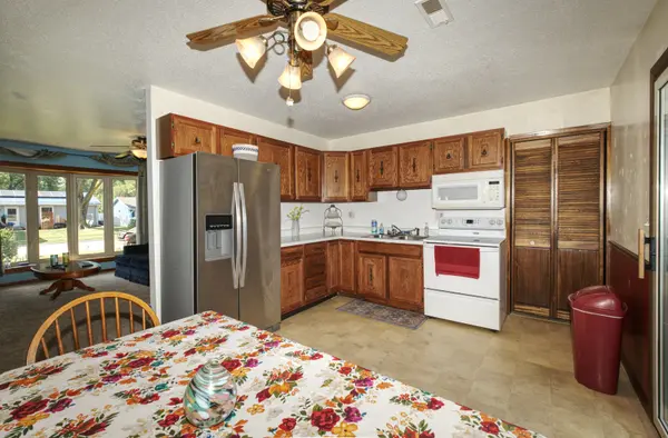2210 Lafayette TER, Clinton, IA 52732