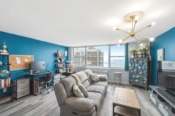 6301 N Sheridan RD #21M, Chicago, IL 60660