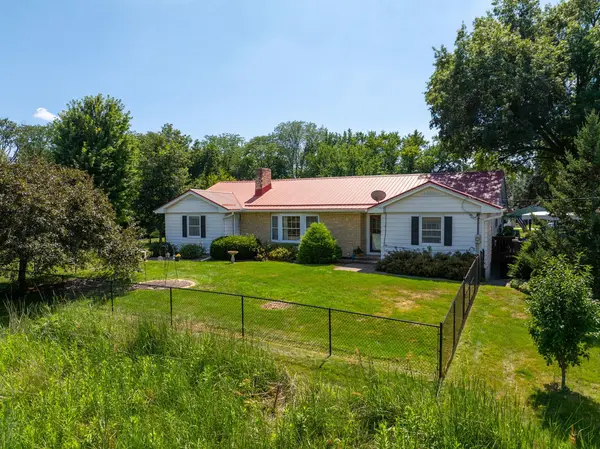 930 11th AVE N, Clinton, IA 52732