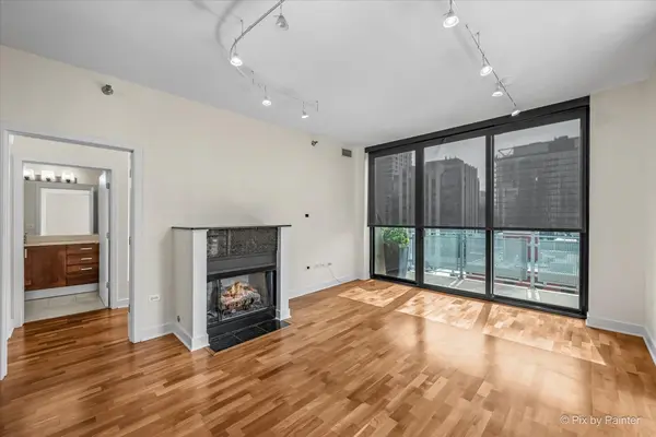 744 N Clark ST #1004, Chicago, IL 60654