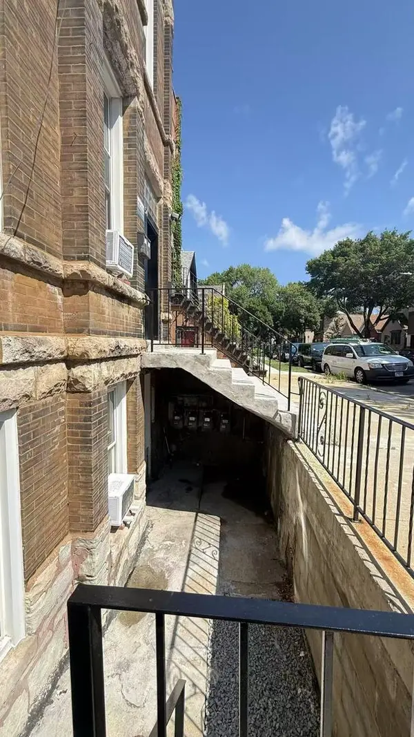 3154 S May ST, Chicago, IL 60608
