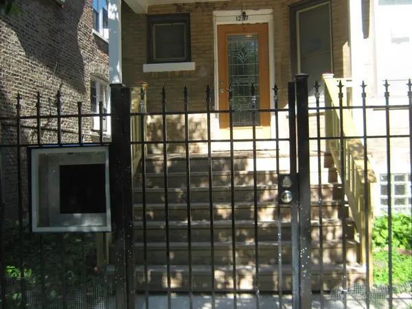 1237 N HARDING AVE, Chicago, IL 60651