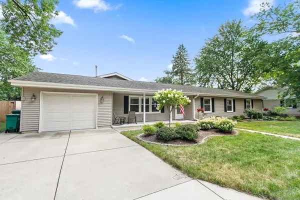 826 Birchwood DR, Sycamore, IL 60178