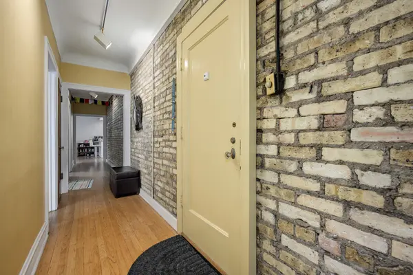 442 Elmwood AVE #2, Evanston, IL 60202