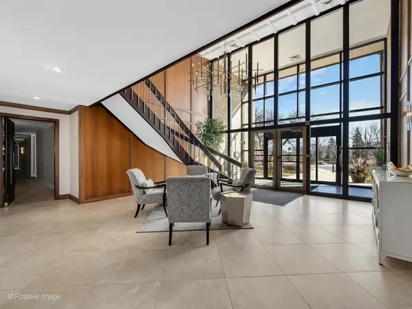1 Oak Brook Club DR #A310, Oak Brook, IL 60523