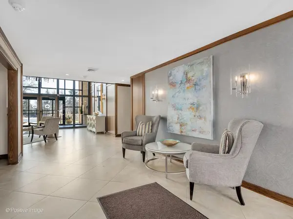 1 Oak Brook Club DR #A310, Oak Brook, IL 60523