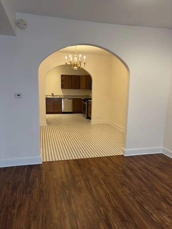 520 N Milwaukee AVE #7, Libertyville, IL 60048