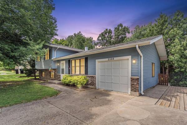 2504 W Fairview LN, Mchenry, IL 60051