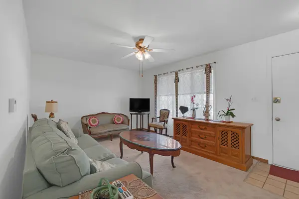 2504 W Fairview LN, Mchenry, IL 60051